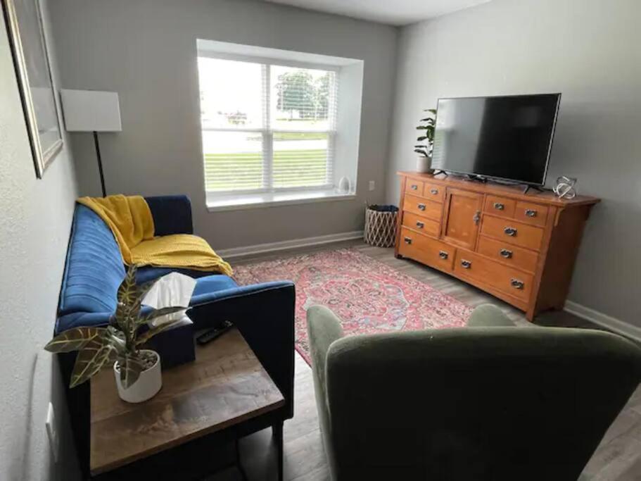 The Bernice - 2 Bedroom Apt In Quilt Town, Usa Hamilton Kültér fotó